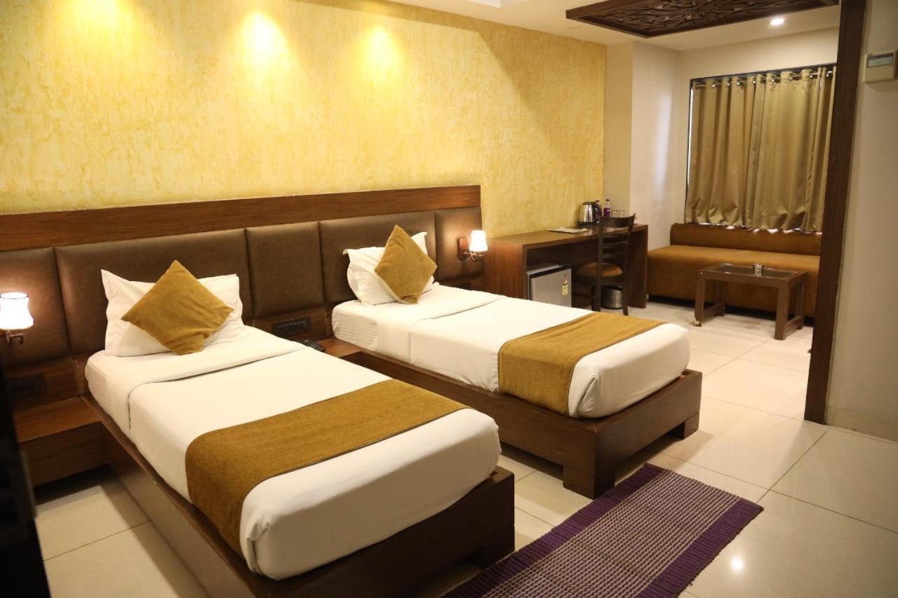 Hotel La Pearl Naiapura Экстерьер фото