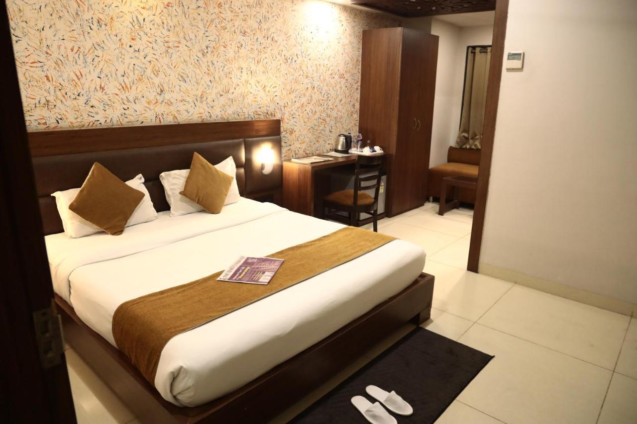 Hotel La Pearl Naiapura Экстерьер фото